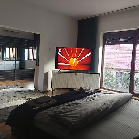 Cataleya Apart Home Oradea Buitenkant foto